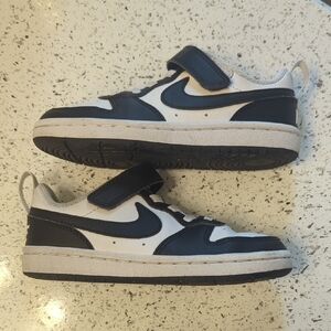 Nike Kids Black and White Velcro Low-Top Sneakers